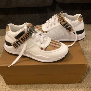 Burberry Sneakers Mens size 43 or U.S size 10 in mens. Like New.